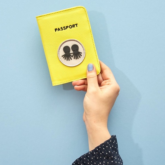 Min & Mon Handbags - 🆕 Passport Holder